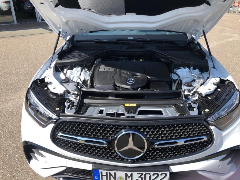 Mercedes-Benz GLC 300 d 4MATIC +AMGPremium+20Z+Night+Pano+AHK