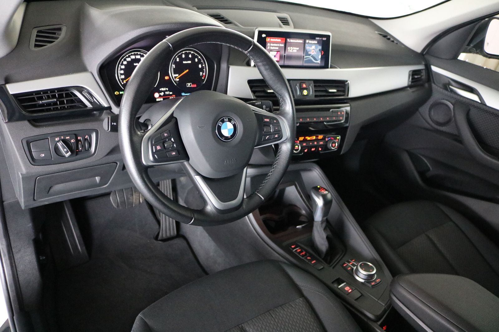 BMW X1 xDrive25e Advantage - Samsaru's Car Outlet