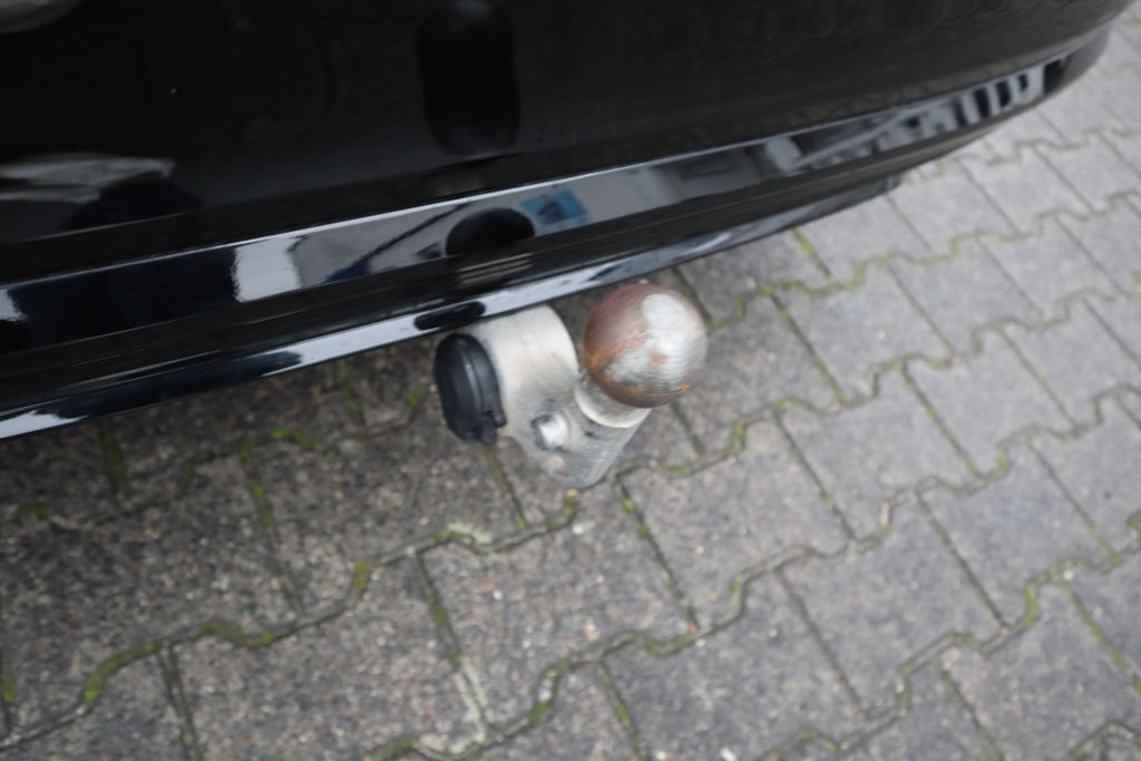 Volvo V60 T8 AWD Recharge Plus Dark|AHK|PANO|NAVI|SHZ