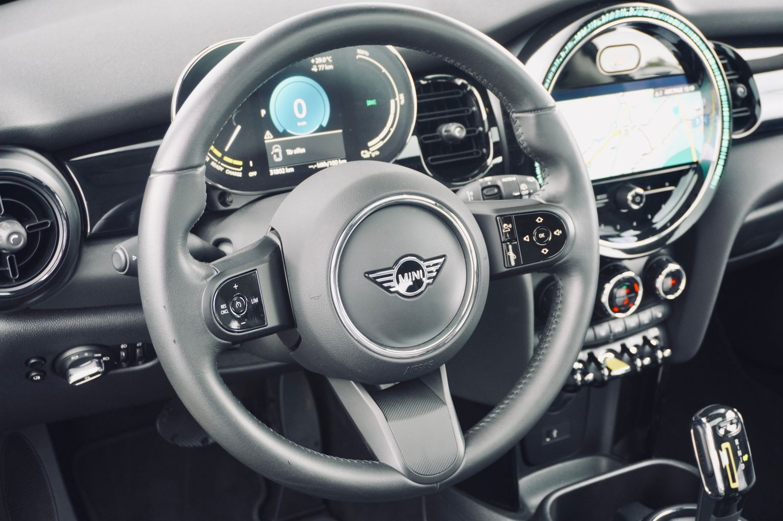 MINI Cooper SE Hatch - Samsaru's Car Outlet