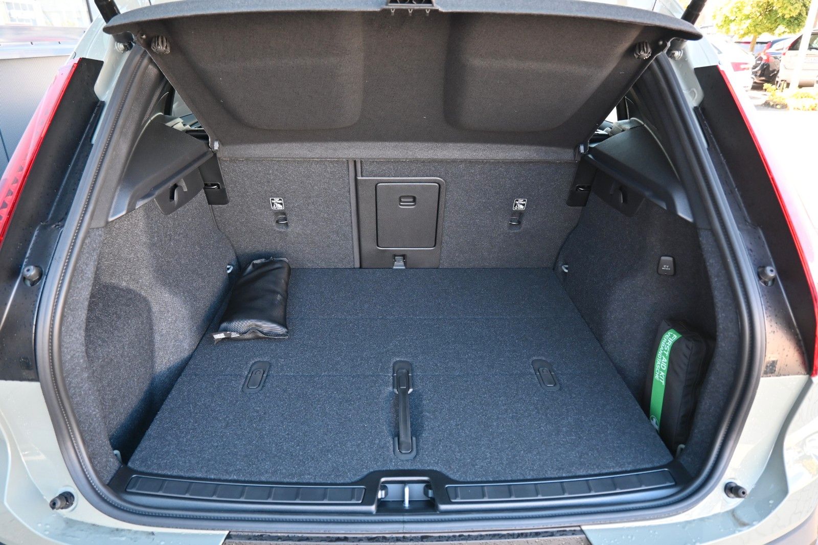 Volvo XC40 B4 DKG Plus Dark*FSHZG*360°*ACC*Allwetter*