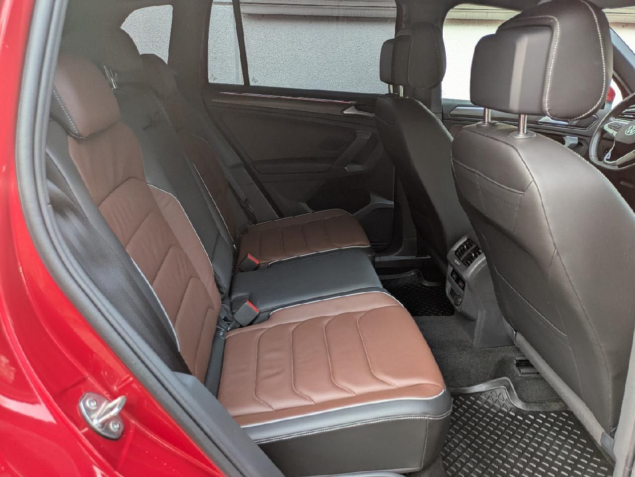 Volkswagen Tiguan Elegance 1.4 TSI eHybrid DSG - Samsaru's Car Outlet