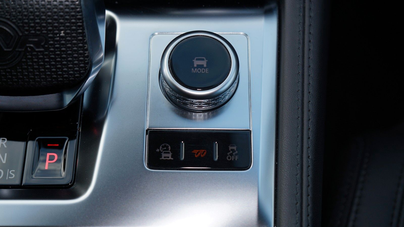 Jaguar F-PACE P550 SVR AWD*PANO*HUD*22"ALU*ACC*