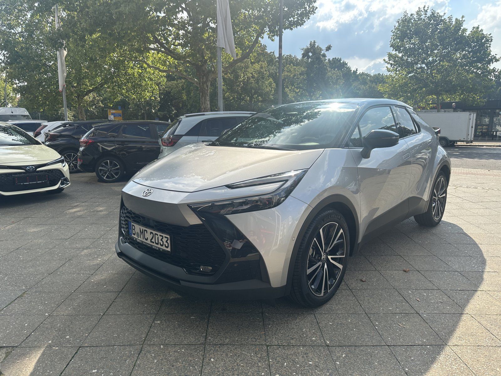 Toyota C-HR 2,0 Hybrid Lounge FWD