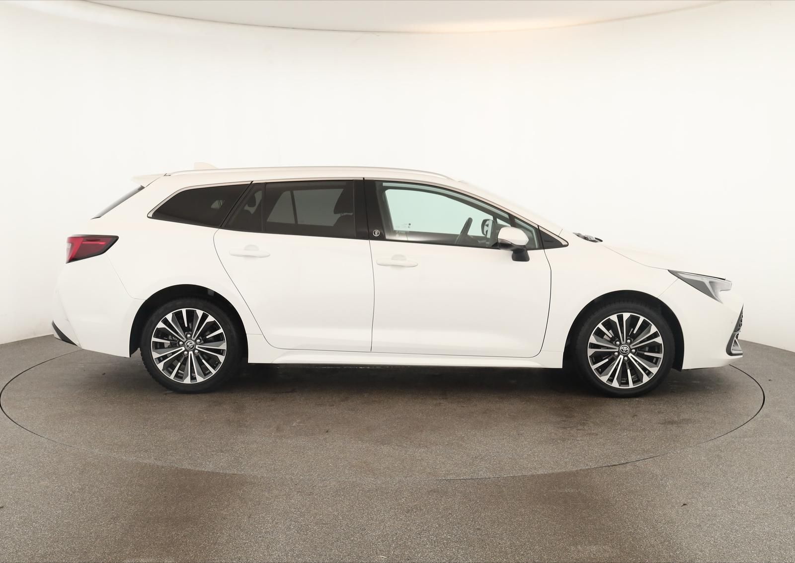 Toyota Corolla Touring Sports 1.8 CVT Team D Navi Kam