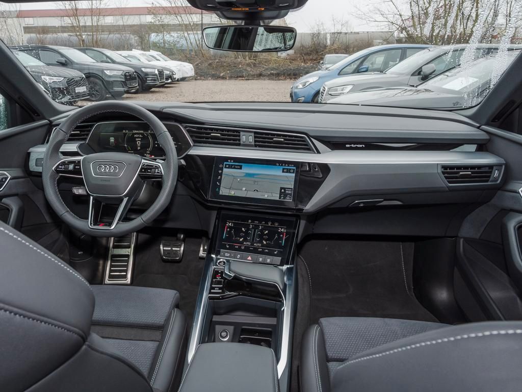 Audi Q8 Sportback 55 e-tron S line - Samsaru's Car Outlet