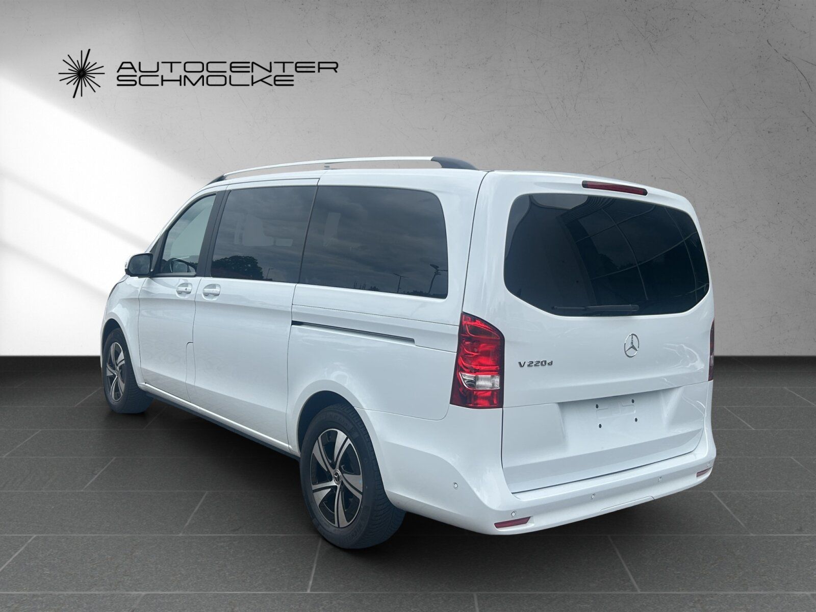 Mercedes-Benz V 220 d - Samsaru's Car Outlet