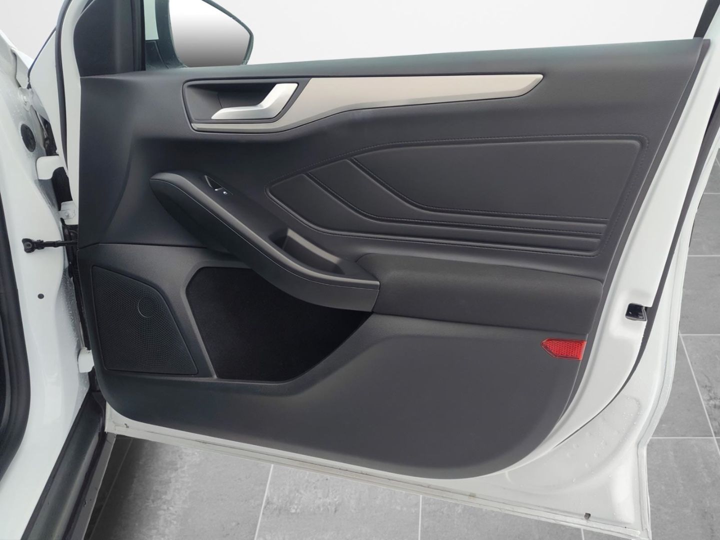 Ford Focus Turnier Titanium Automatik Navi LED ACC Ci