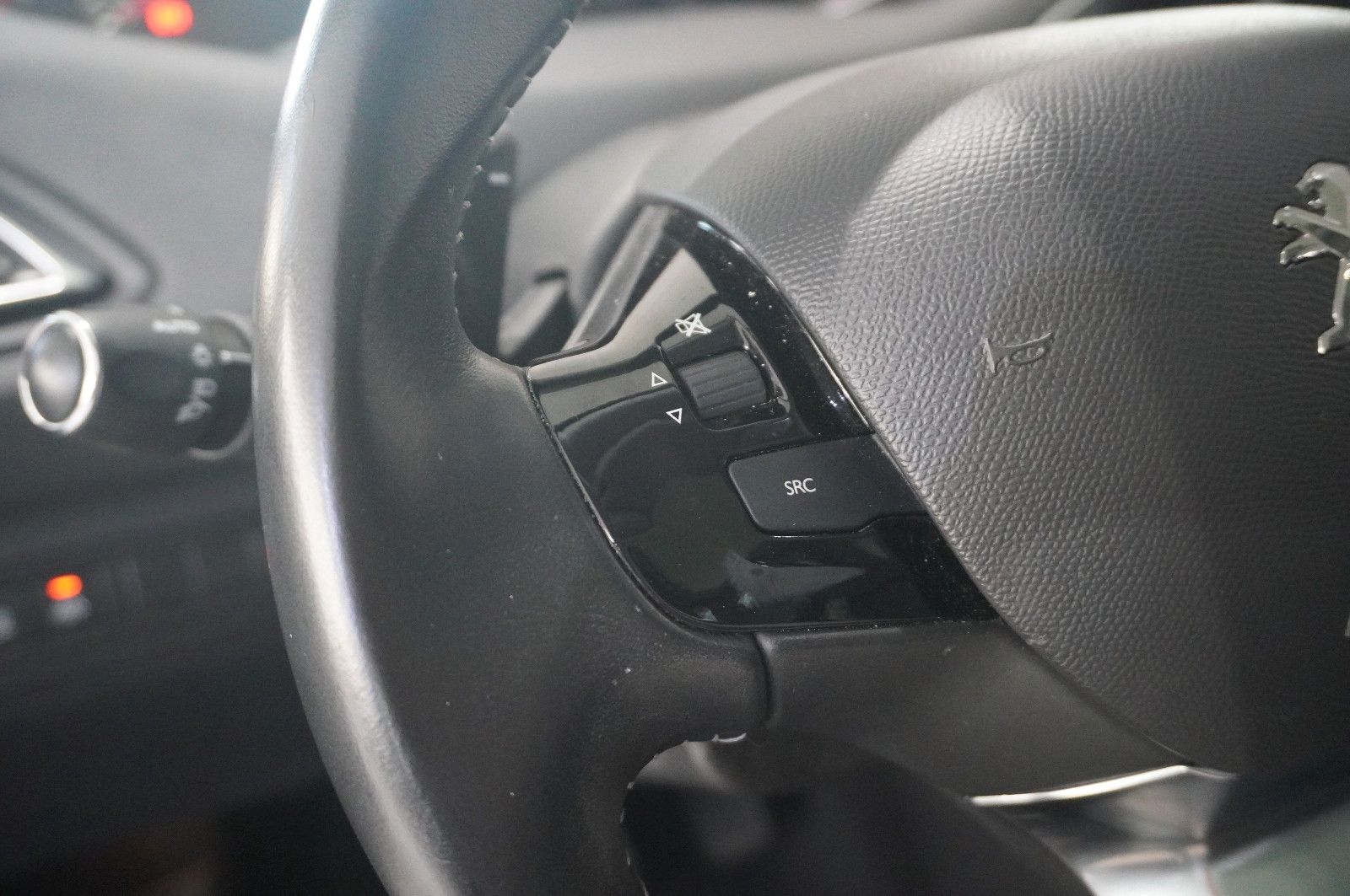 Peugeot 308 SW 1.5D ALLURE - Samsaru's Car Outlet