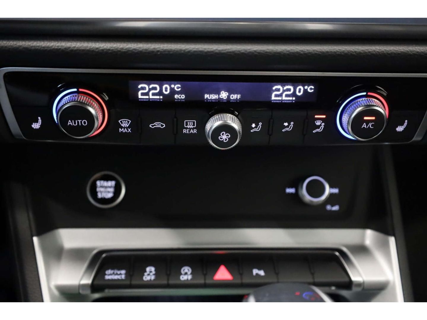 Audi Q3 40 TFSI qu. advanced - Samsaru's Car Outlet