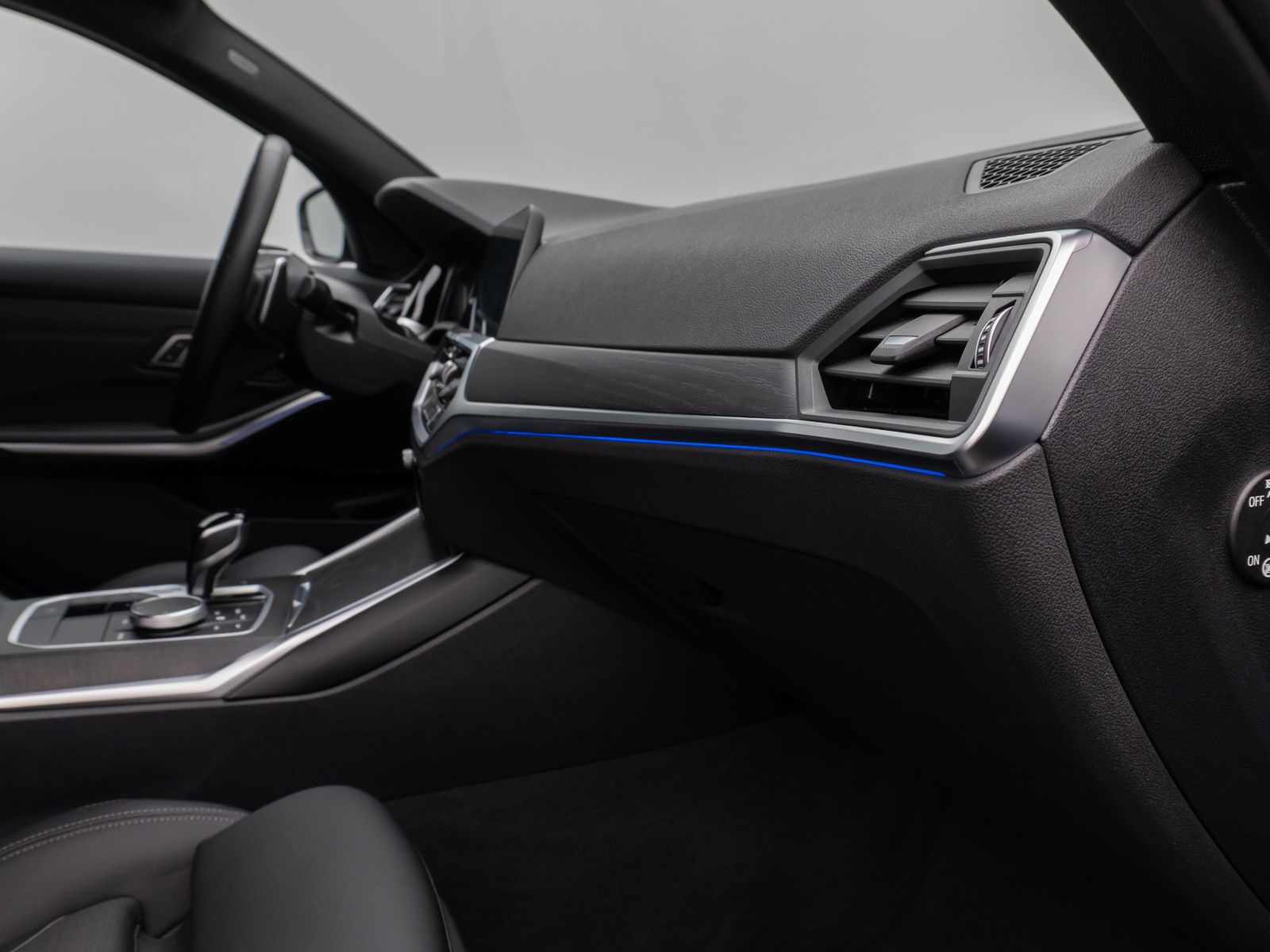 BMW 330i xD SportLine - Samsaru's Car Outlet