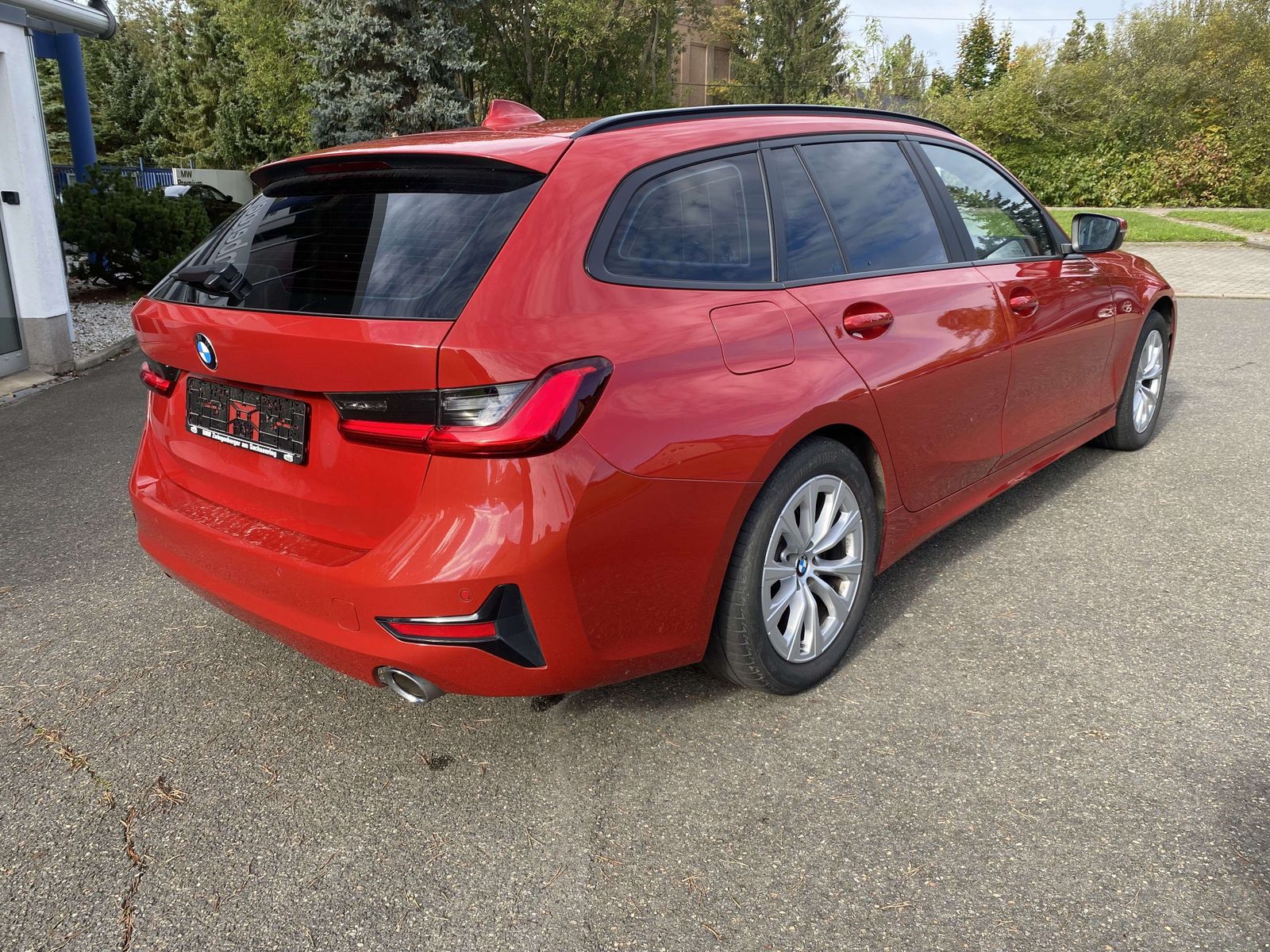 BMW 320d Navi Pro - Samsaru's Car Outlet