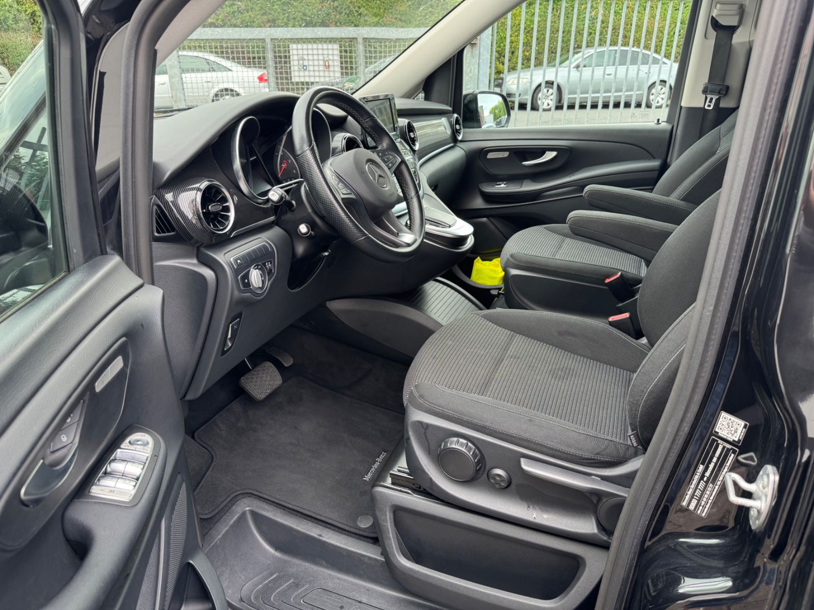 Mercedes-Benz V 250 - Samsaru's Car Outlet