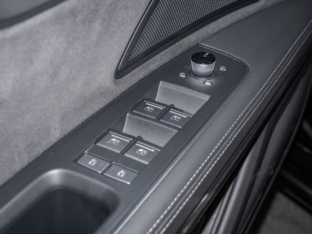 Audi A8 60 TFSI e L quattro - Samsaru's Car Outlet