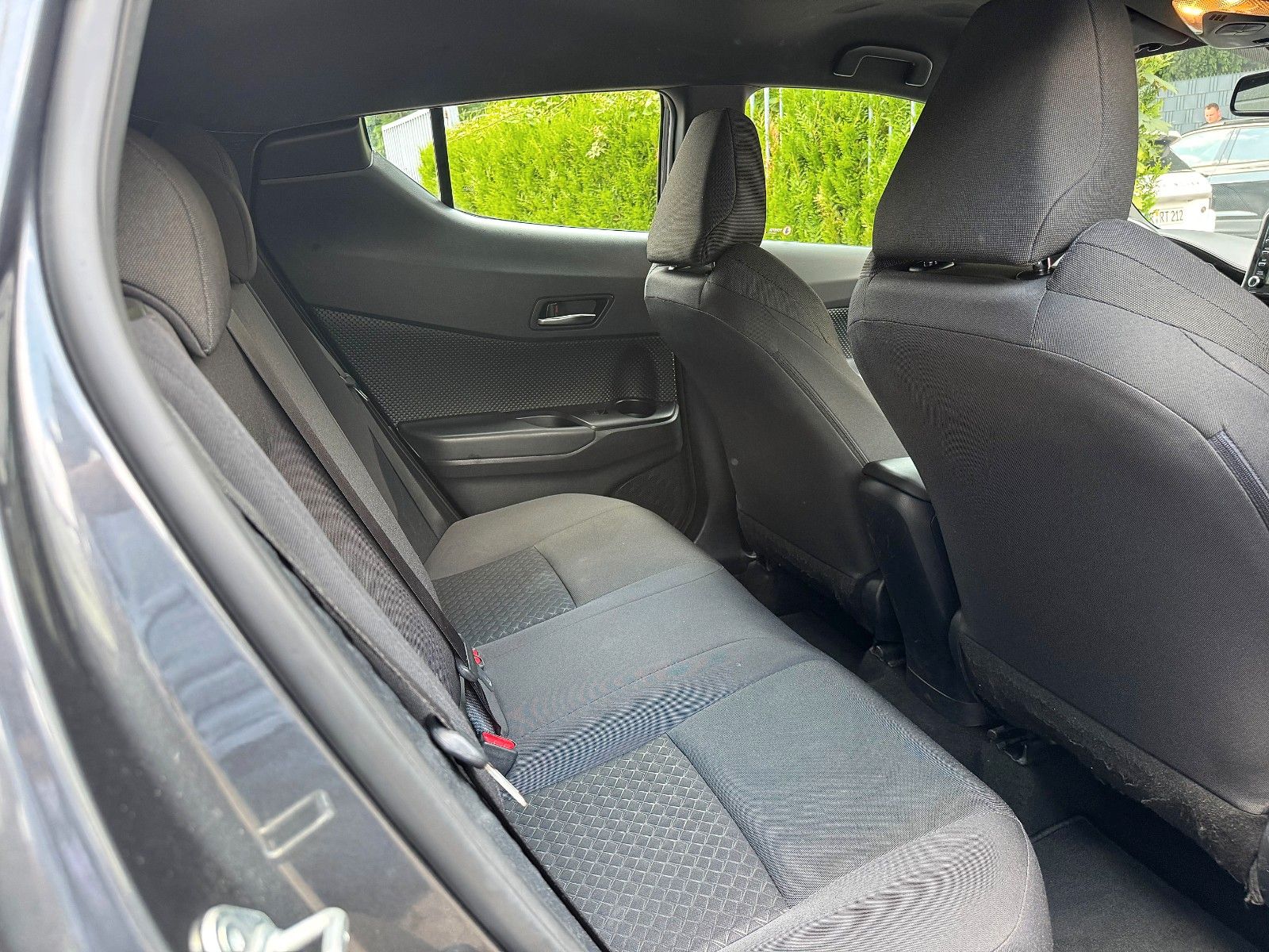 Toyota C-HR Hybrid Business Edition - Samsaru's Car Outlet