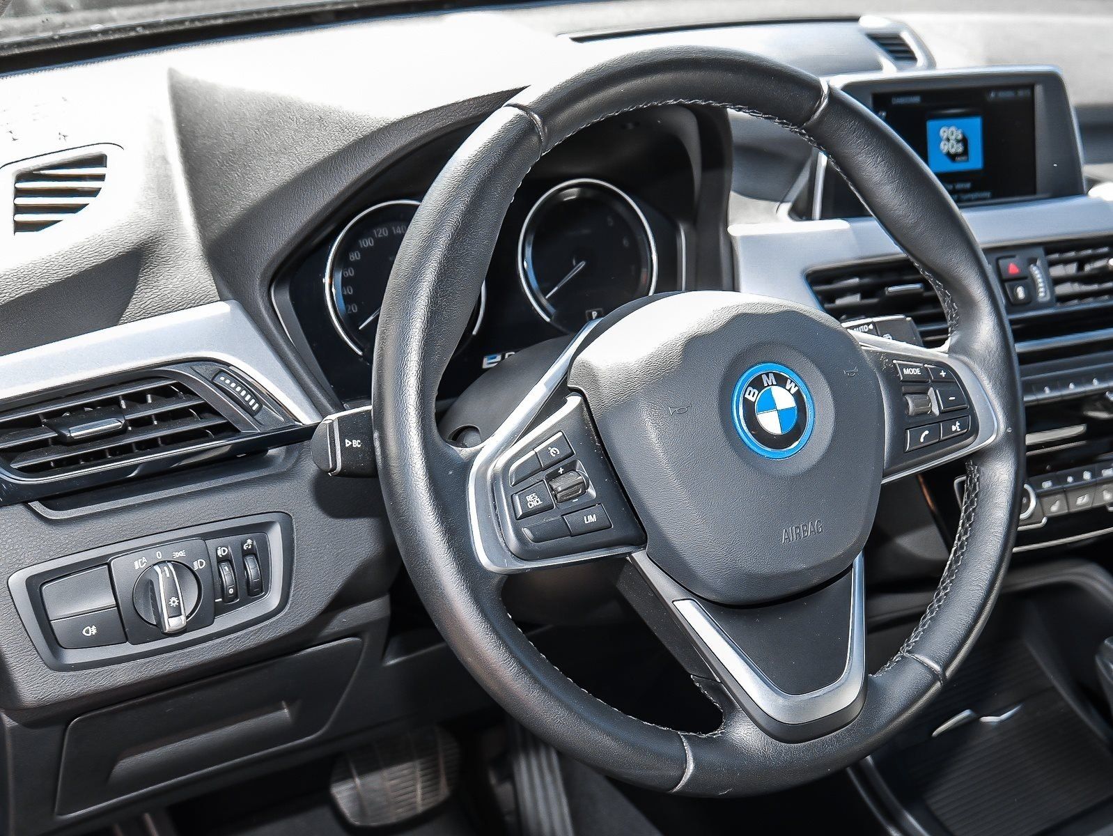 BMW X1 xDrive25e - Samsaru's Car Outlet