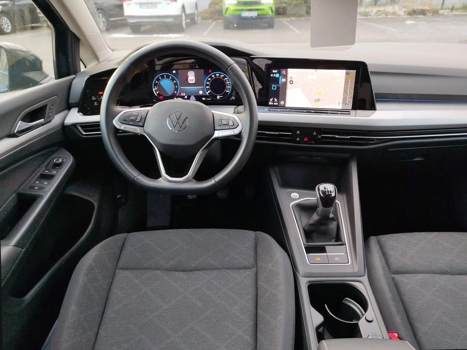 Volkswagen Golf Life 1.5 TSI - Samsaru's Car Outlet