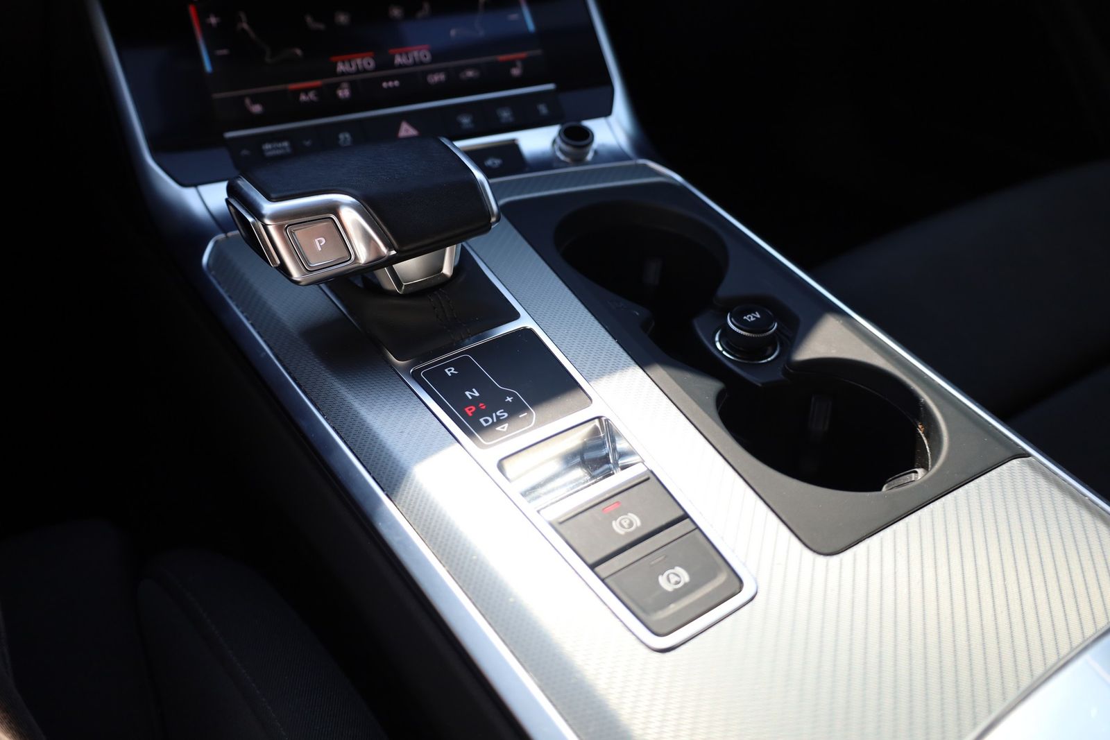 Audi A6 40 Avant sport S-Tronic - Samsaru's Car Outlet