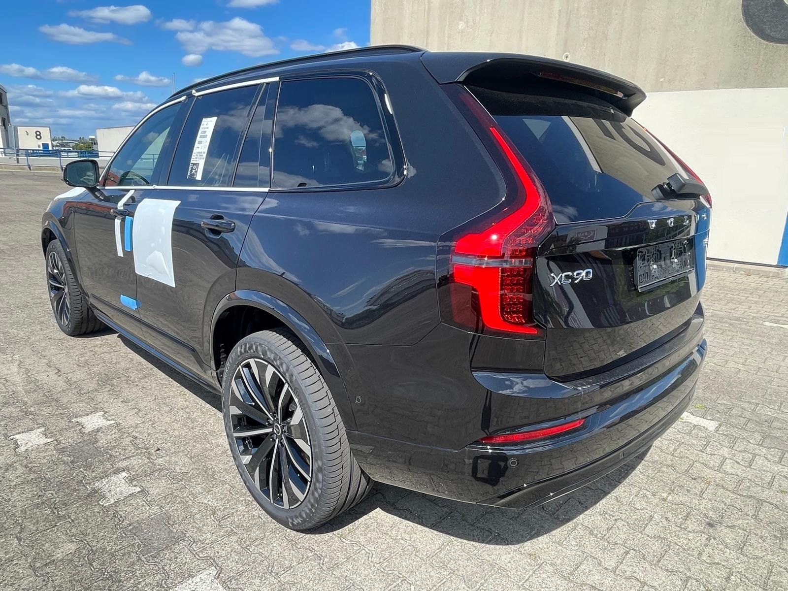 Volvo XC 90 T8 PLUS AWD - Samsaru's Car Outlet