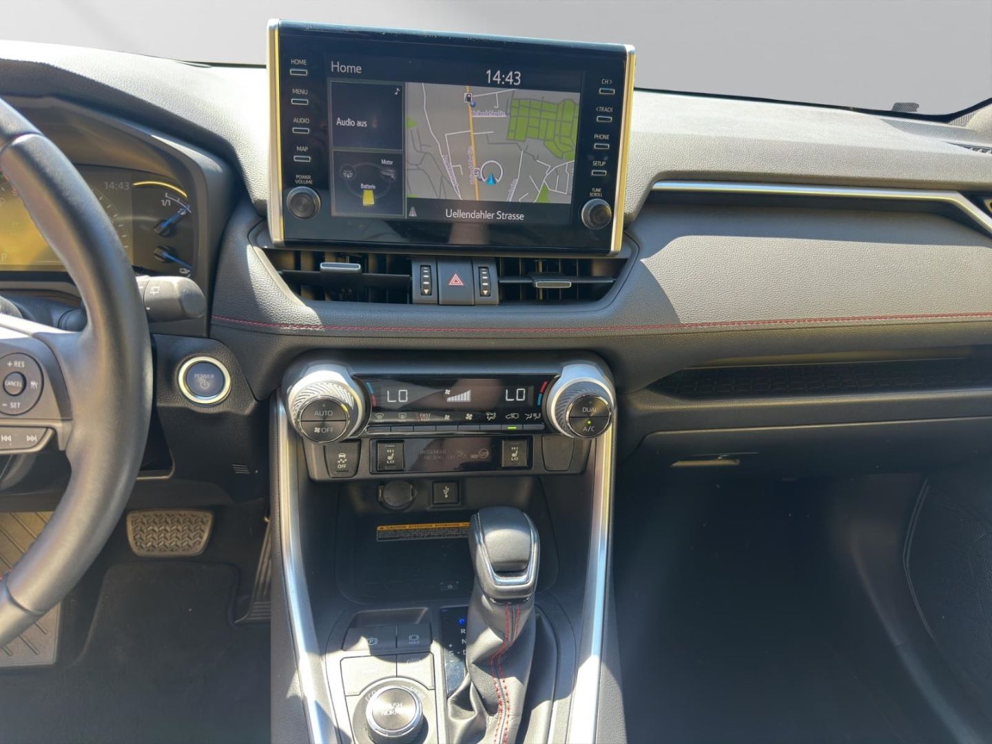 Toyota RAV 4 2.5 Plug-in Hybrid 4x4 - Samsaru's Car Outlet