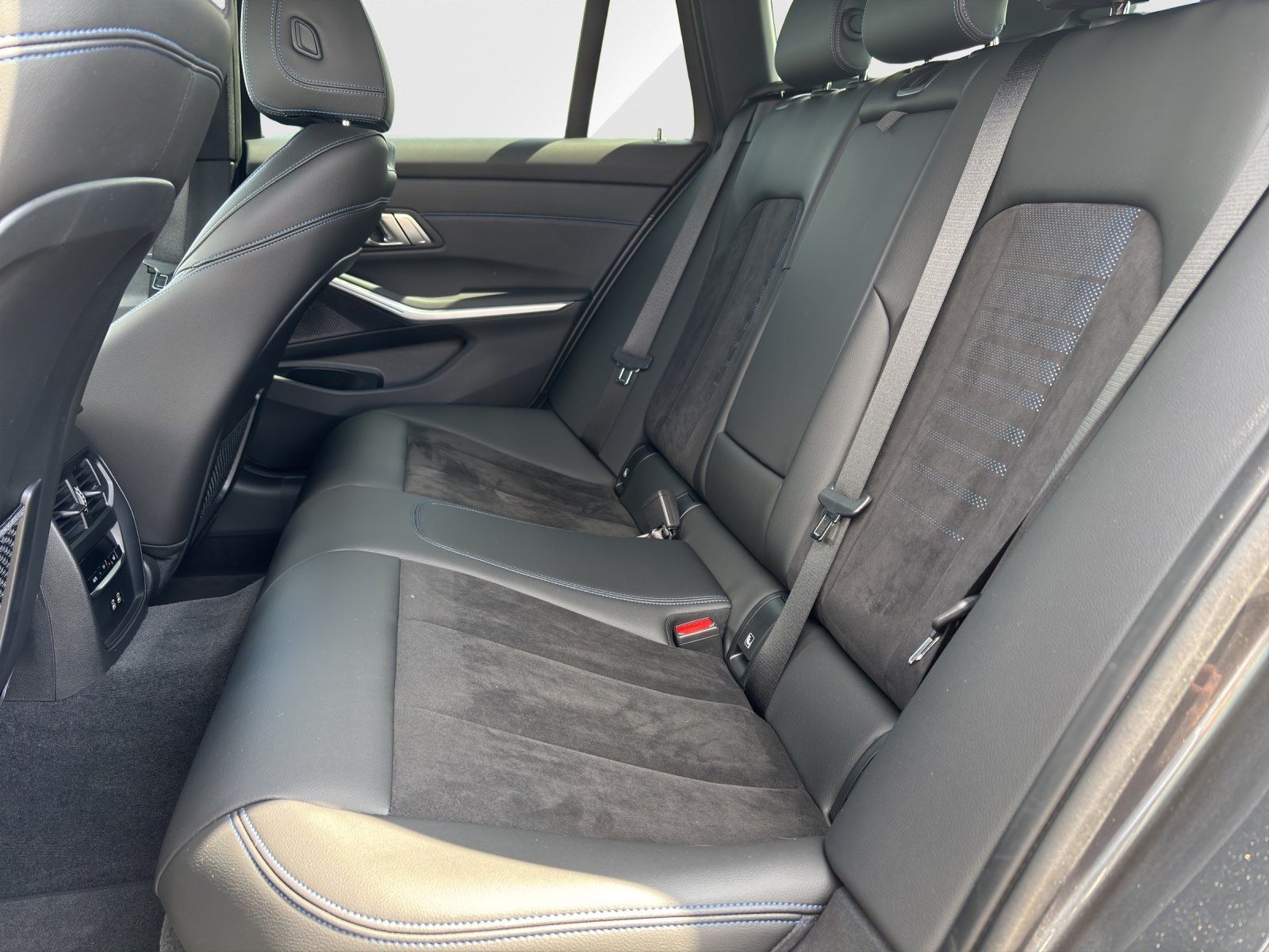 BMW 320e xDrive Touring M Sport - Samsaru's Car Outlet