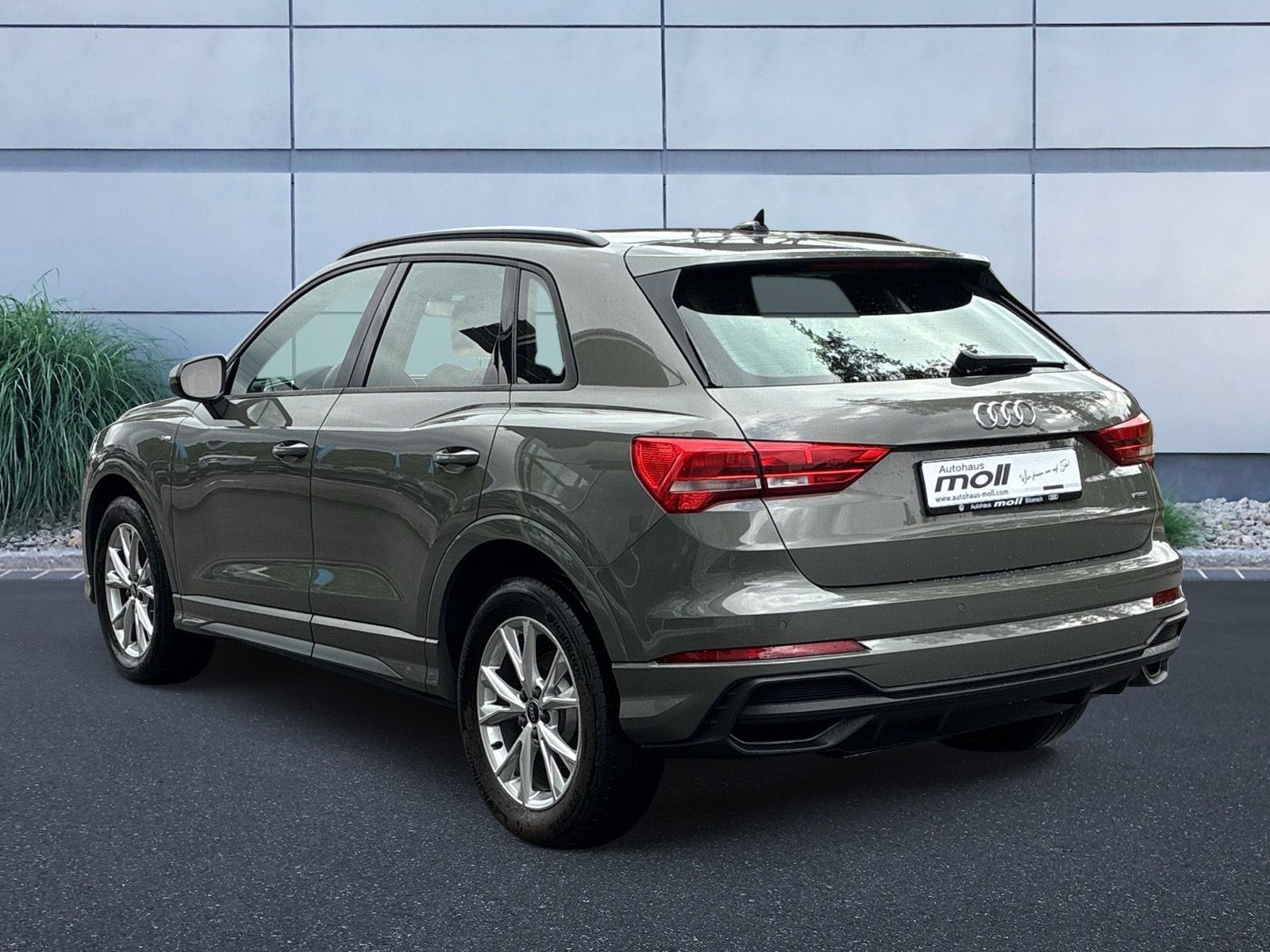 Audi Q3 S line 35 TDI quattro S troni - Samsaru's Car Outlet