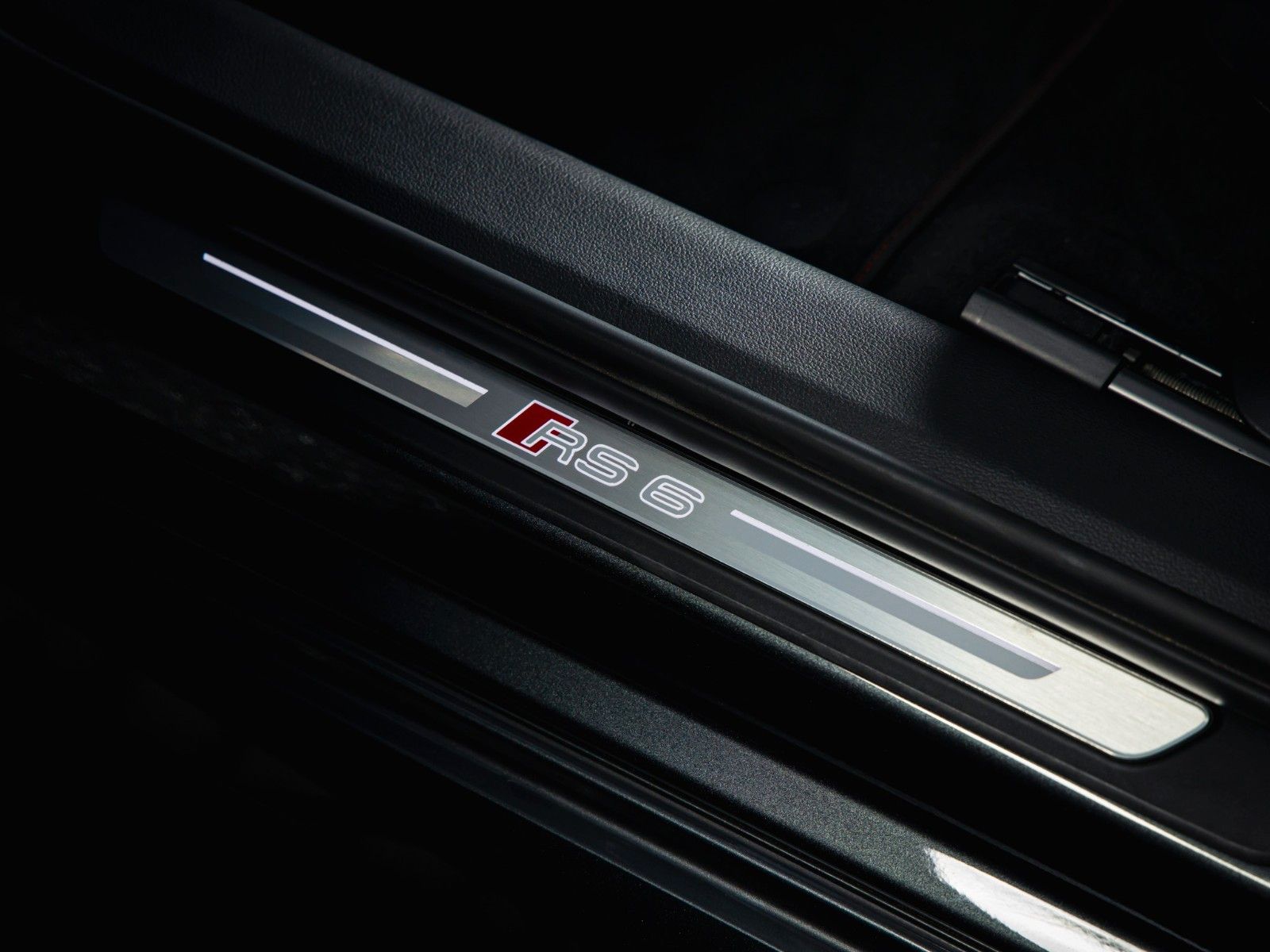 Audi RS6 Avant Performance quattro, B&O, HD, Tour, Ci