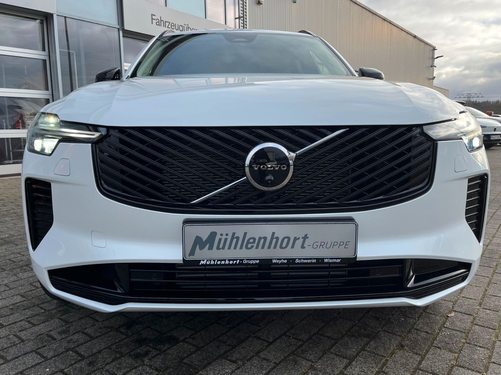 Volvo XC90 T8 AWD Geartr. ULTRA DARK - sofort lief. -