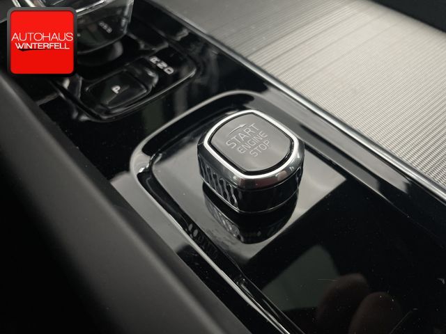 Volvo XC60 B4 AWD PLUS DARK - Samsaru's Car Outlet