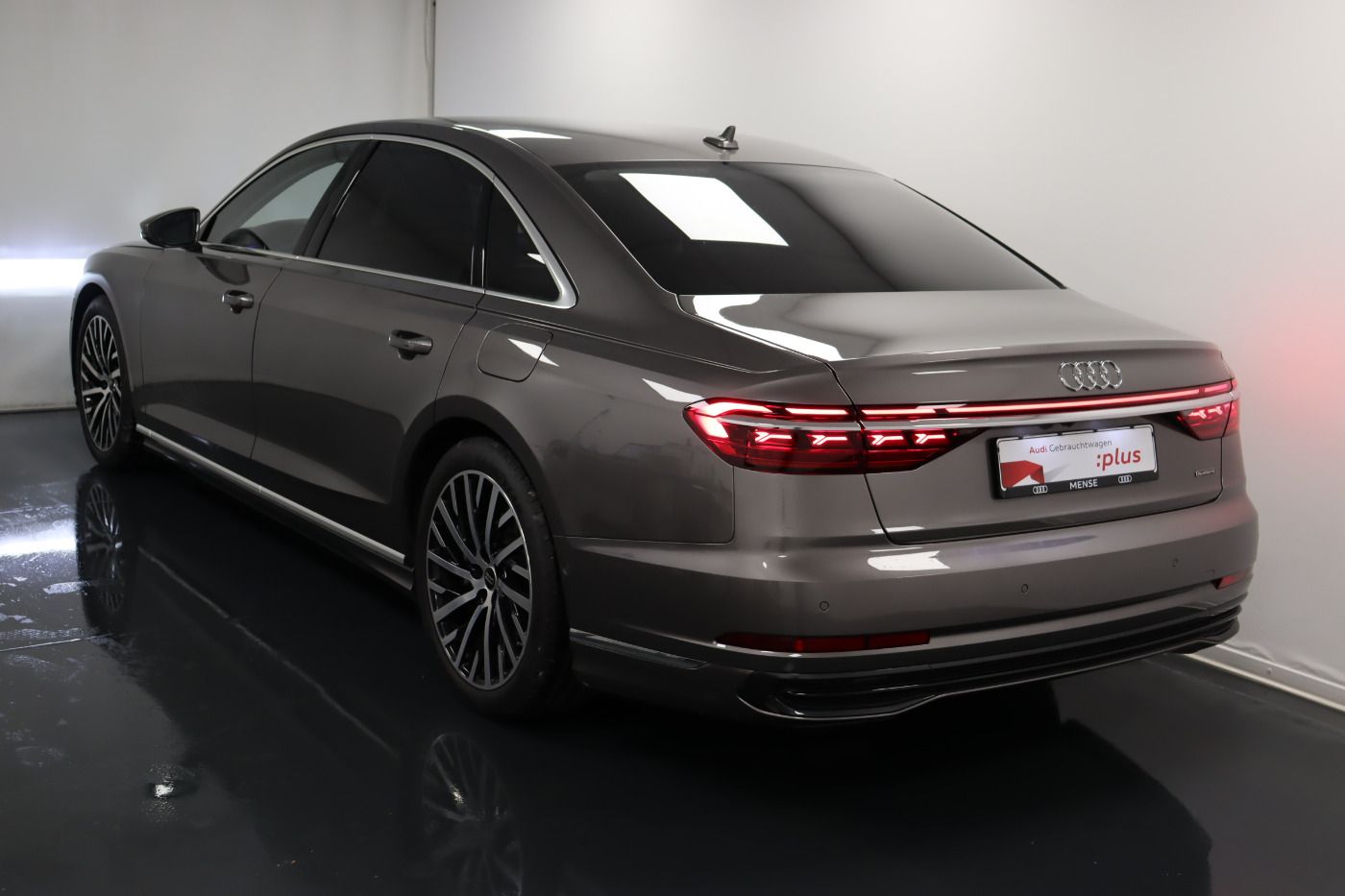 Audi A8 lang 60 TFSI e quattro tiptronic - Samsaru's Car Outlet