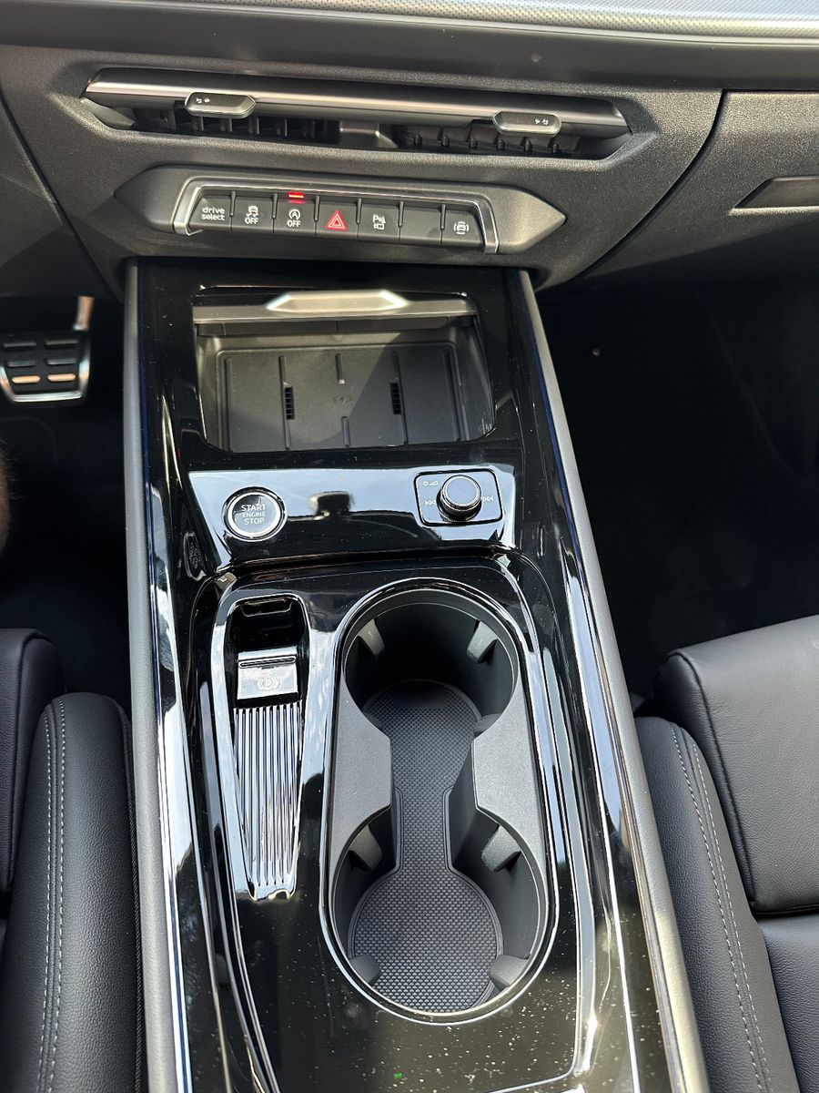 Audi Q3 Sportback TFSI quattro S line PANO LEDER AHK