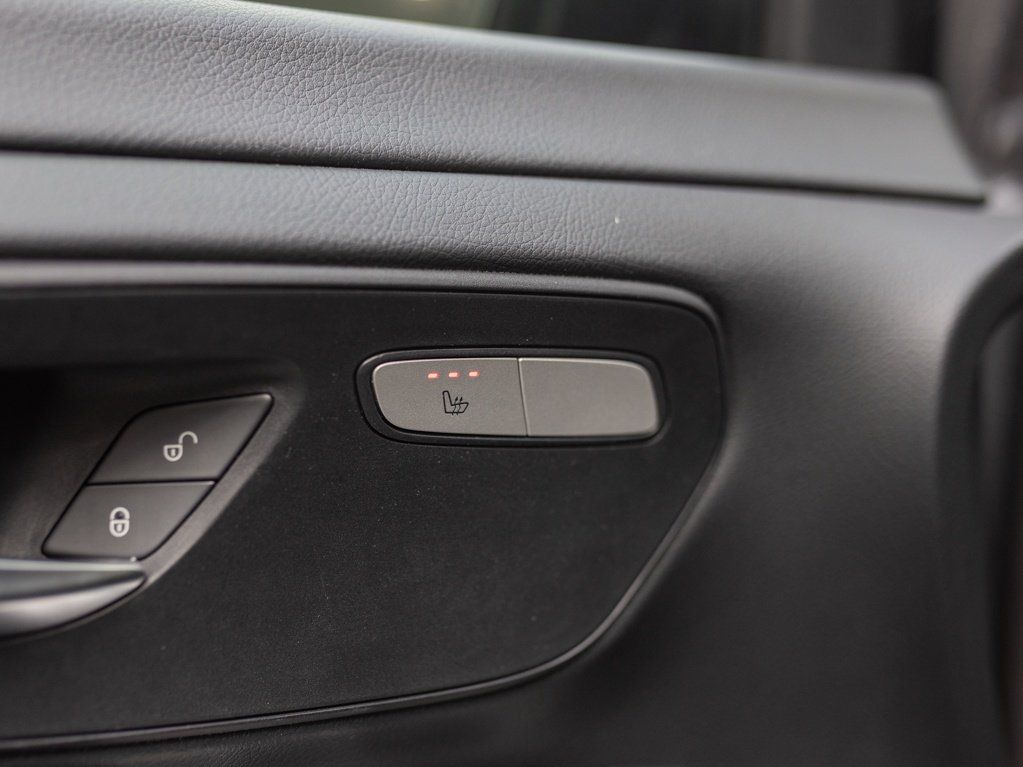 Mercedes-Benz V 220 d 4M Edition - Samsaru's Car Outlet