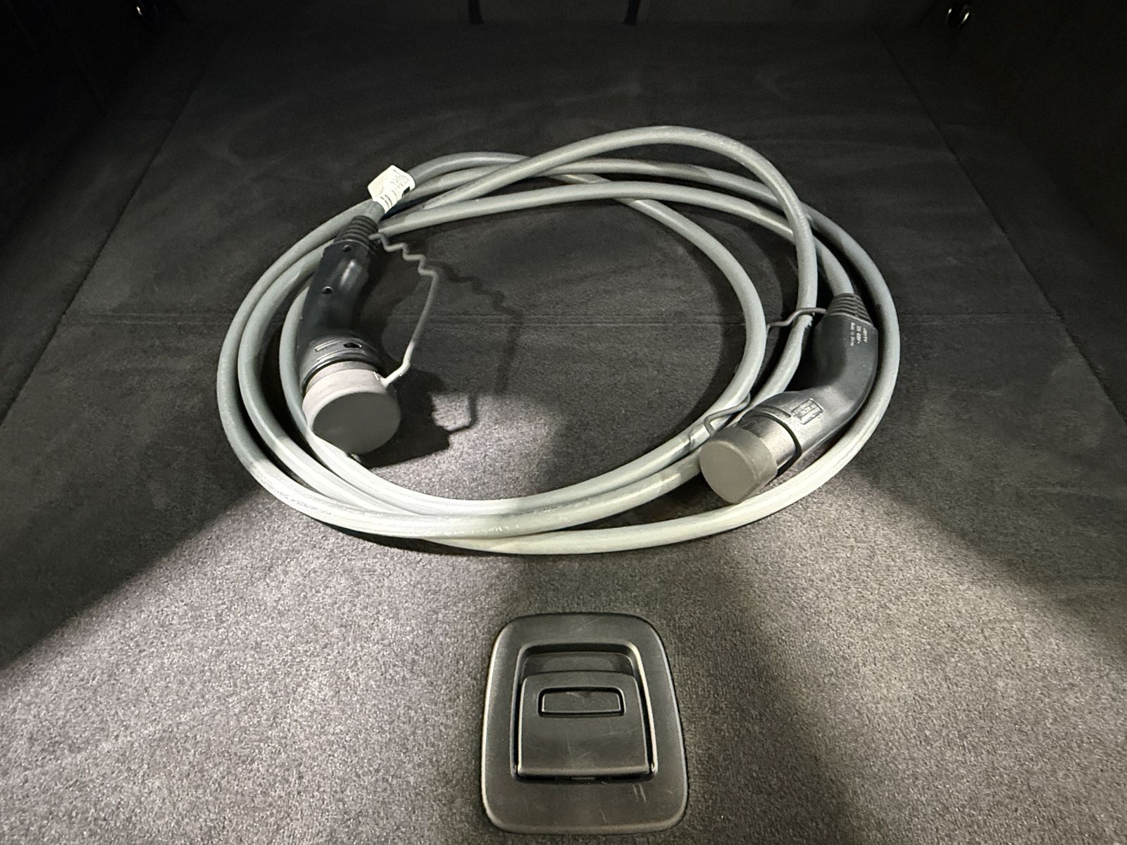 BMW iX xDrive60 M Sportpaket AHK Luftfeder B&W ACC