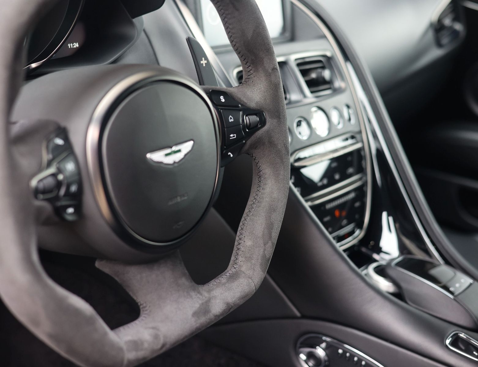 Aston Martin DBS Superleggera 5.2 V12 | B&O - Carbon