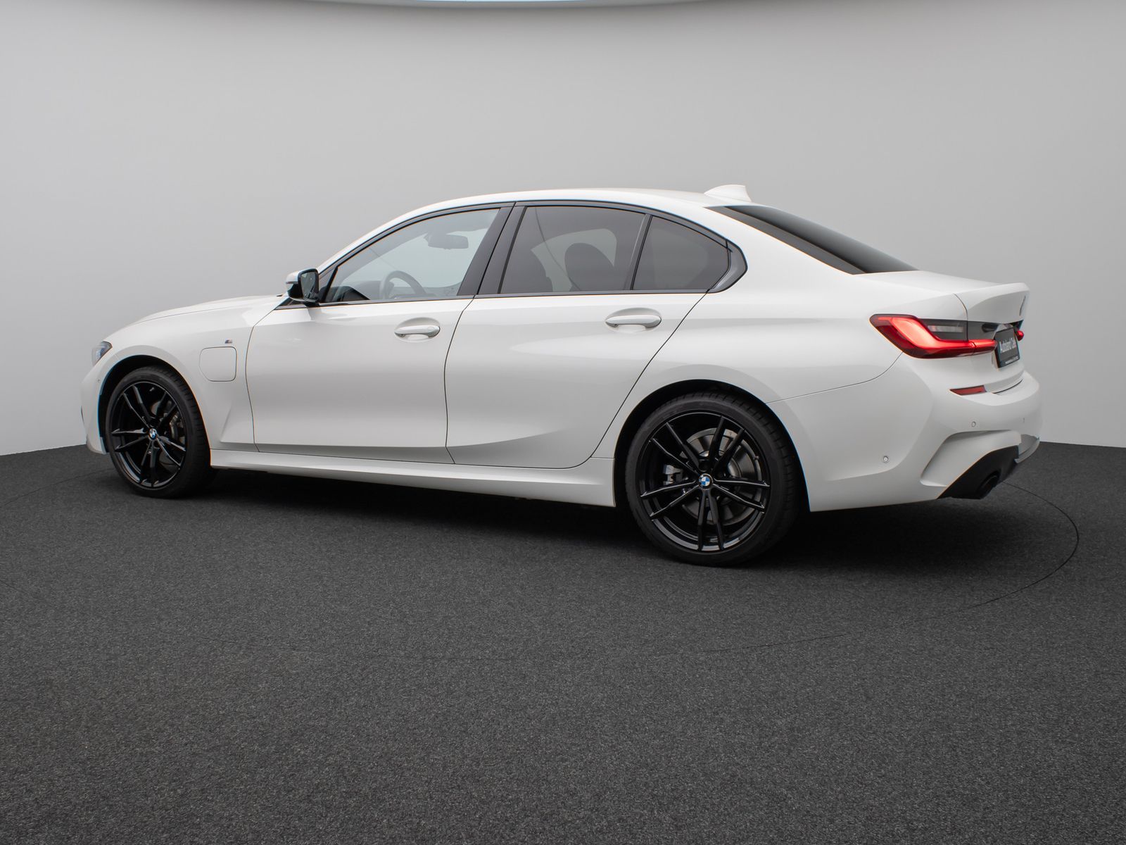 BMW 320e M Sport - Samsaru's Car Outlet