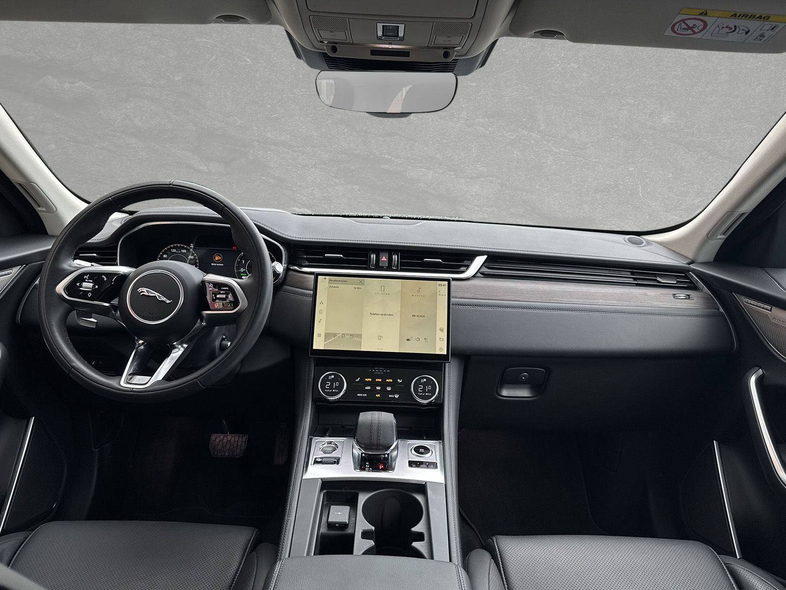 Jaguar F-PACE P400e S AWD Pano / Massage / Winter-Paket