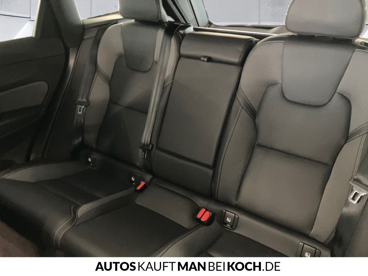 Volvo XC60 B5 AWD PlusDark ACC BLIS AHK 4xSHz VLED H&K