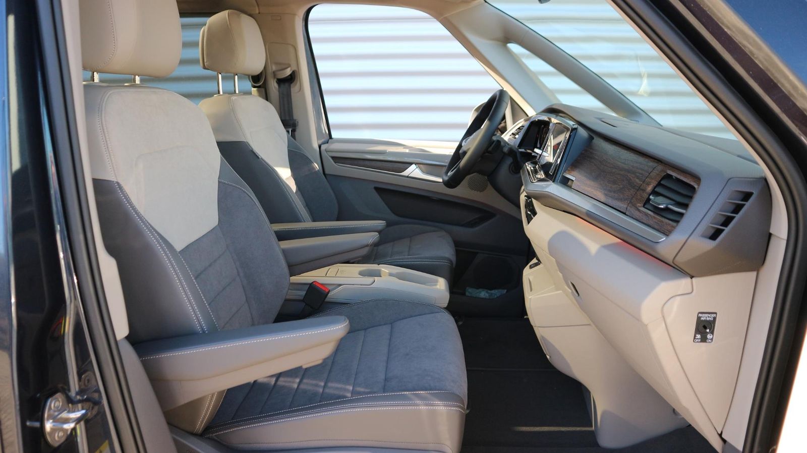 Volkswagen Multivan Style - Samsaru's Car Outlet