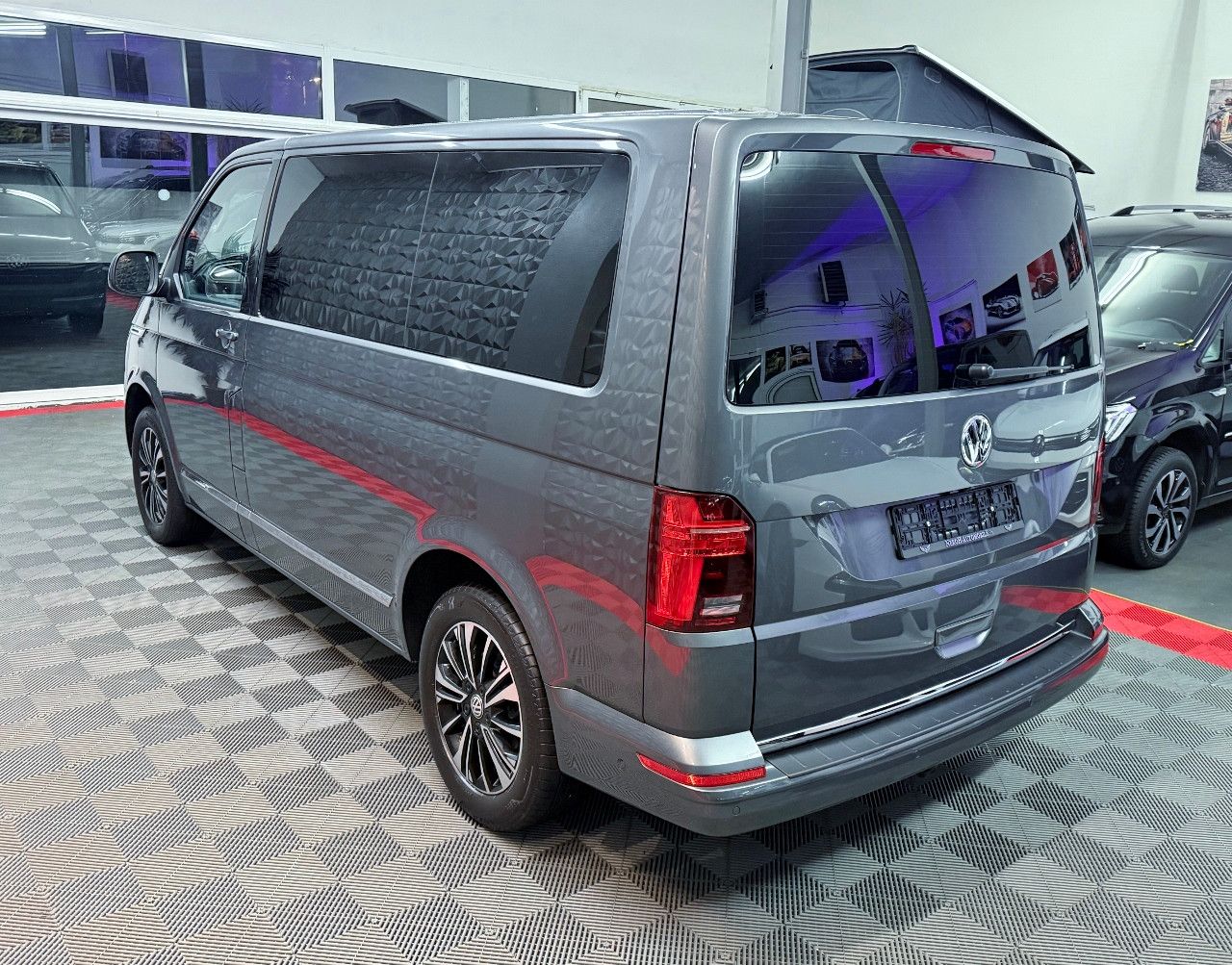 Volkswagen T6.1 Multivan 2.0 TDI DSG 4Motion - Samsaru's Car Outlet