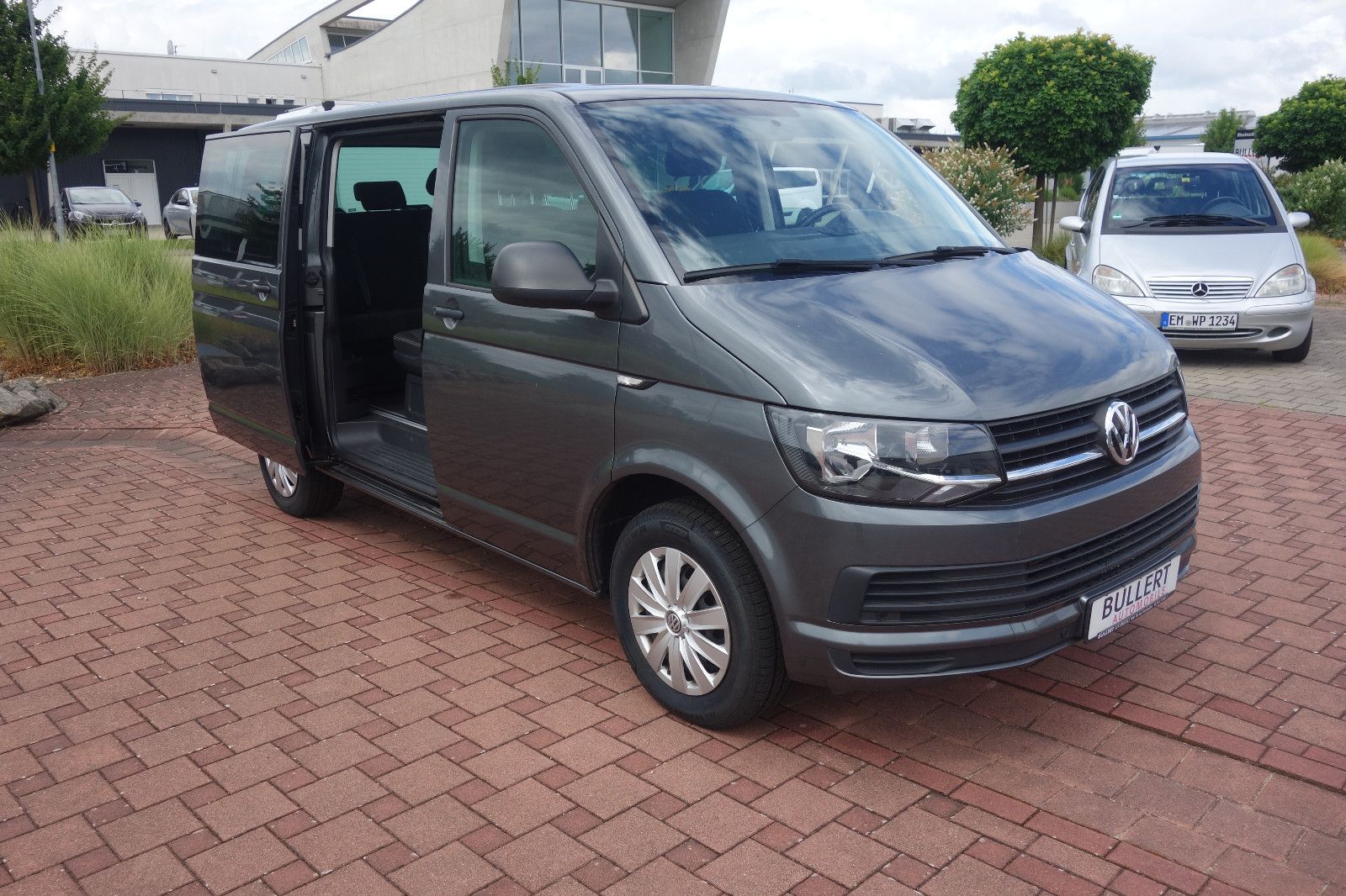 Volkswagen T6 Multivan - Samsaru's Car Outlet