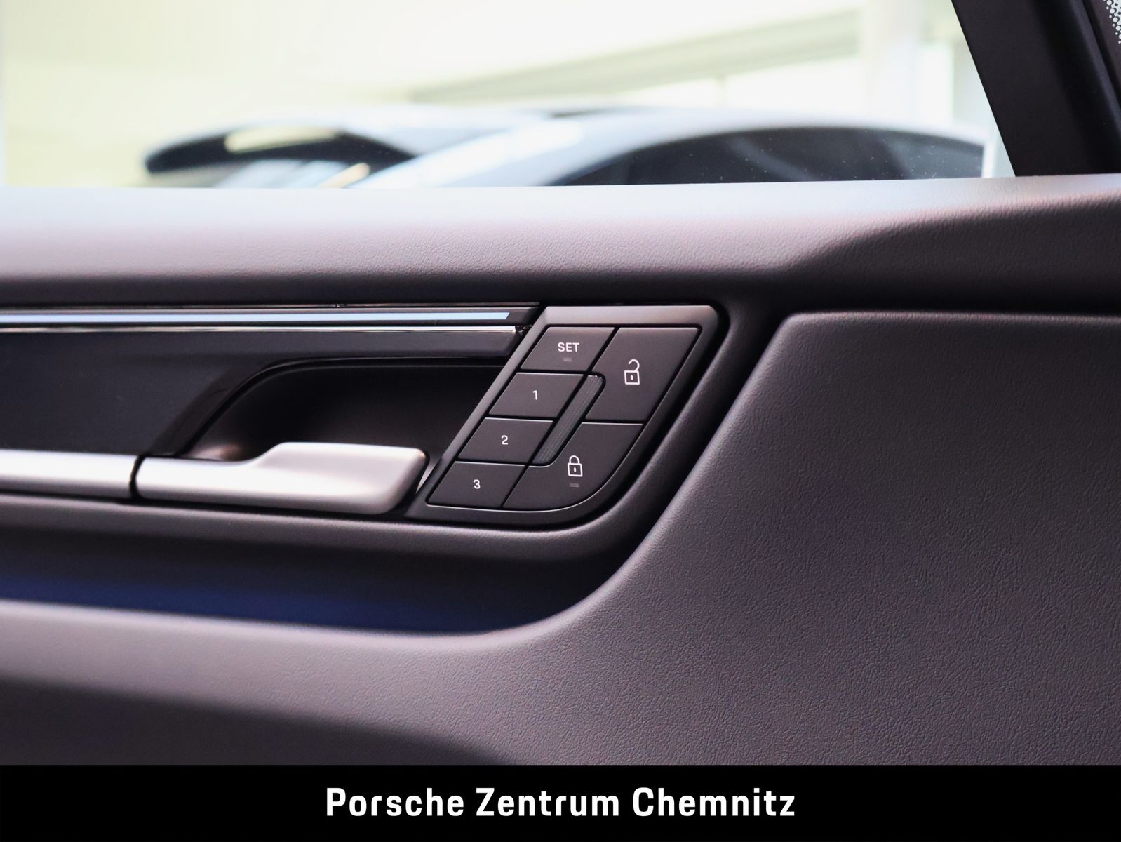 Porsche Macan 4 Electric BEV!;Pano;Luft;BOSE
