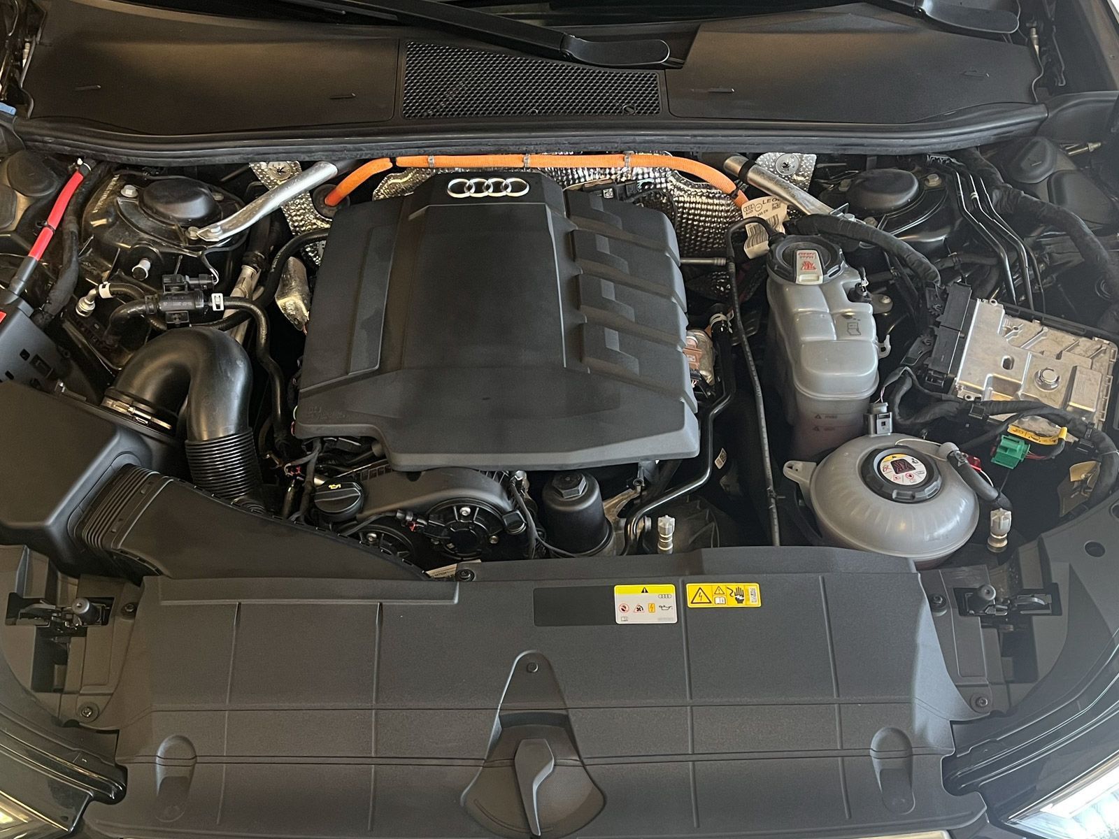 Audi A6 Avant 55 TFSIe quattro sport S tronic - Samsaru's Car Outlet