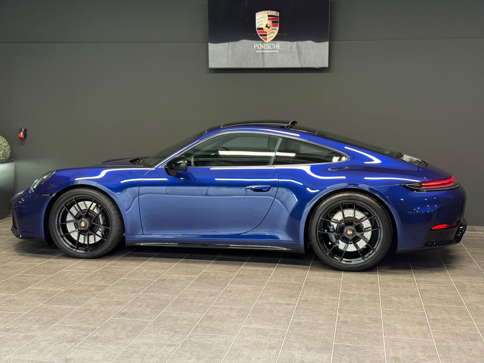 Porsche 992 911 Carrera GTS T-Hybrid - Samsaru's Car Outlet