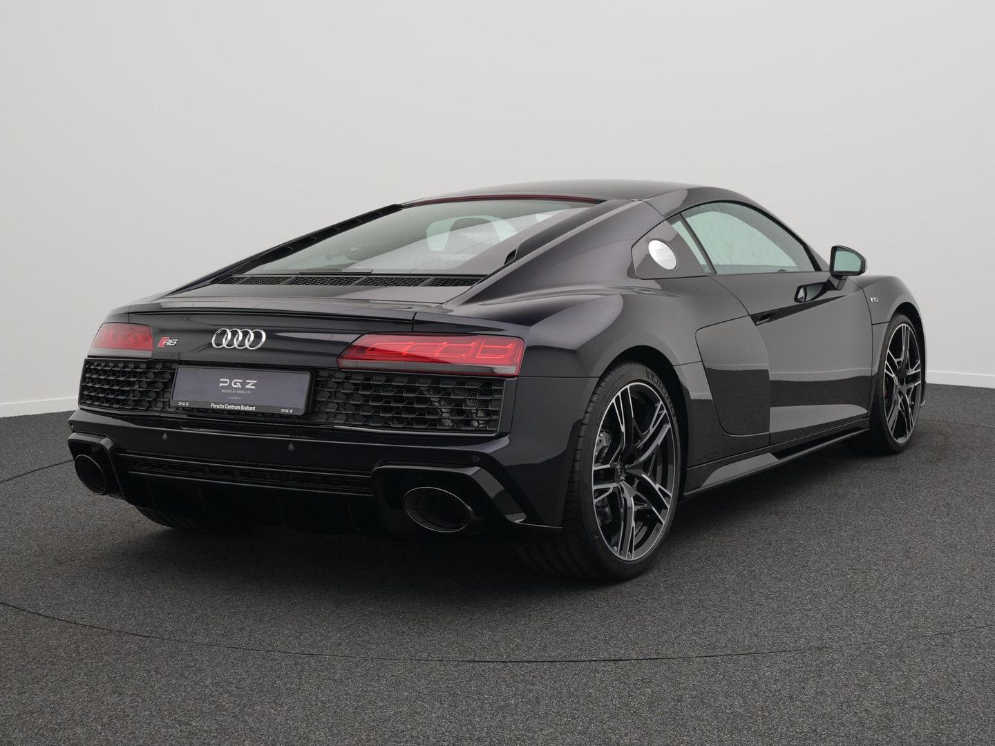 Audi R8 5.2 performance RWD - Samsaru's Car Outlet