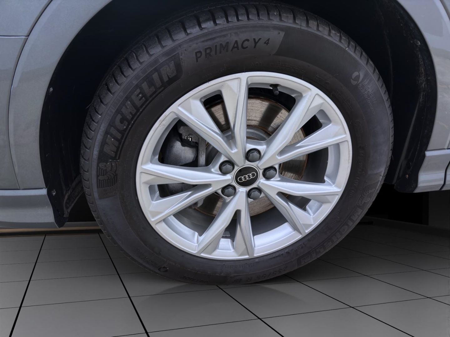 Audi Q3 40 TFSI Q S LINE - Samsaru's Car Outlet