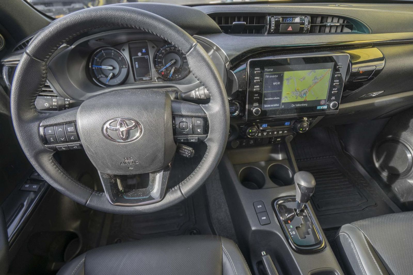 Toyota Hilux 2.8 D-4D Xtra Cab Invincible