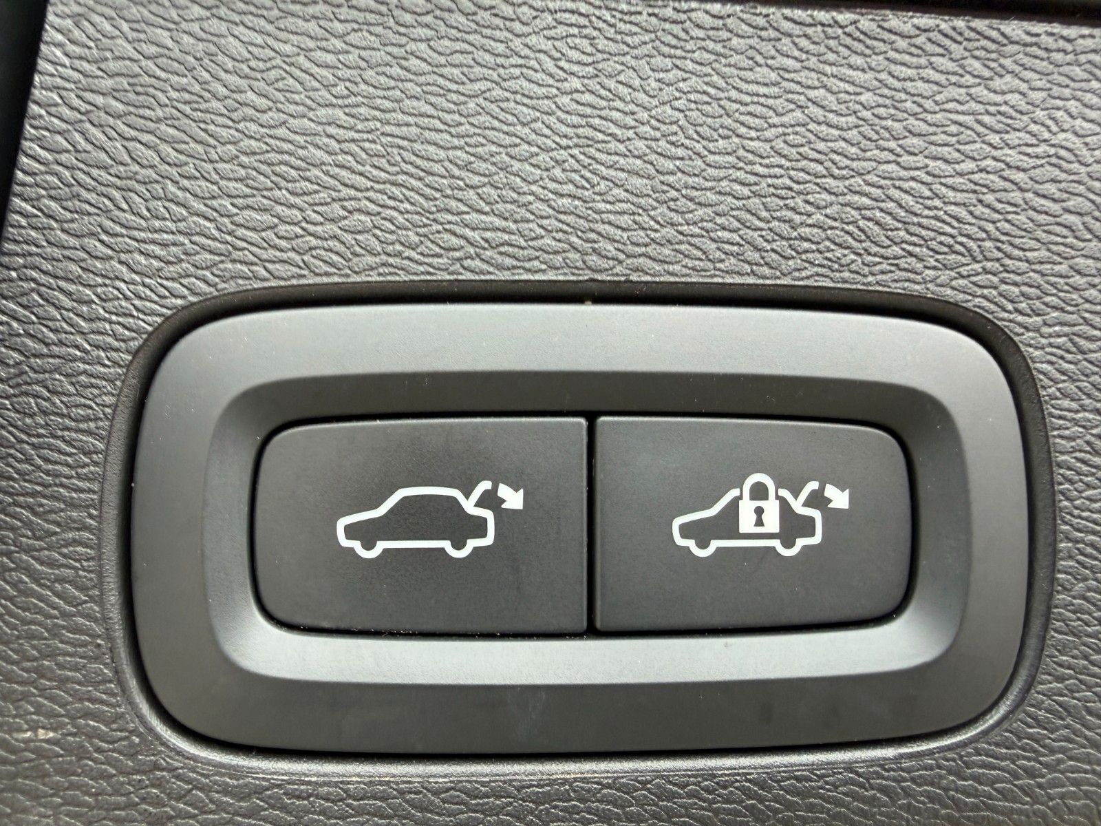 Volvo XC60 T6 253 +145 R-Design AWD Ultimate Dark*Pano