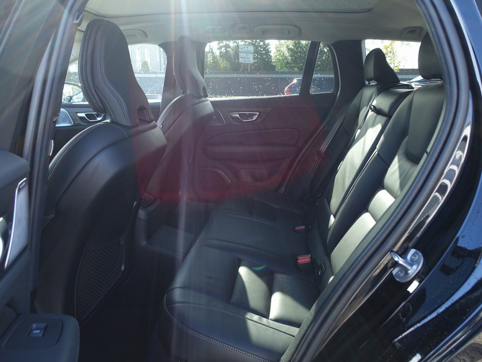 Volvo V60 Ultra T8 AWD Plug-in Hybrid/360°Cam/Massage