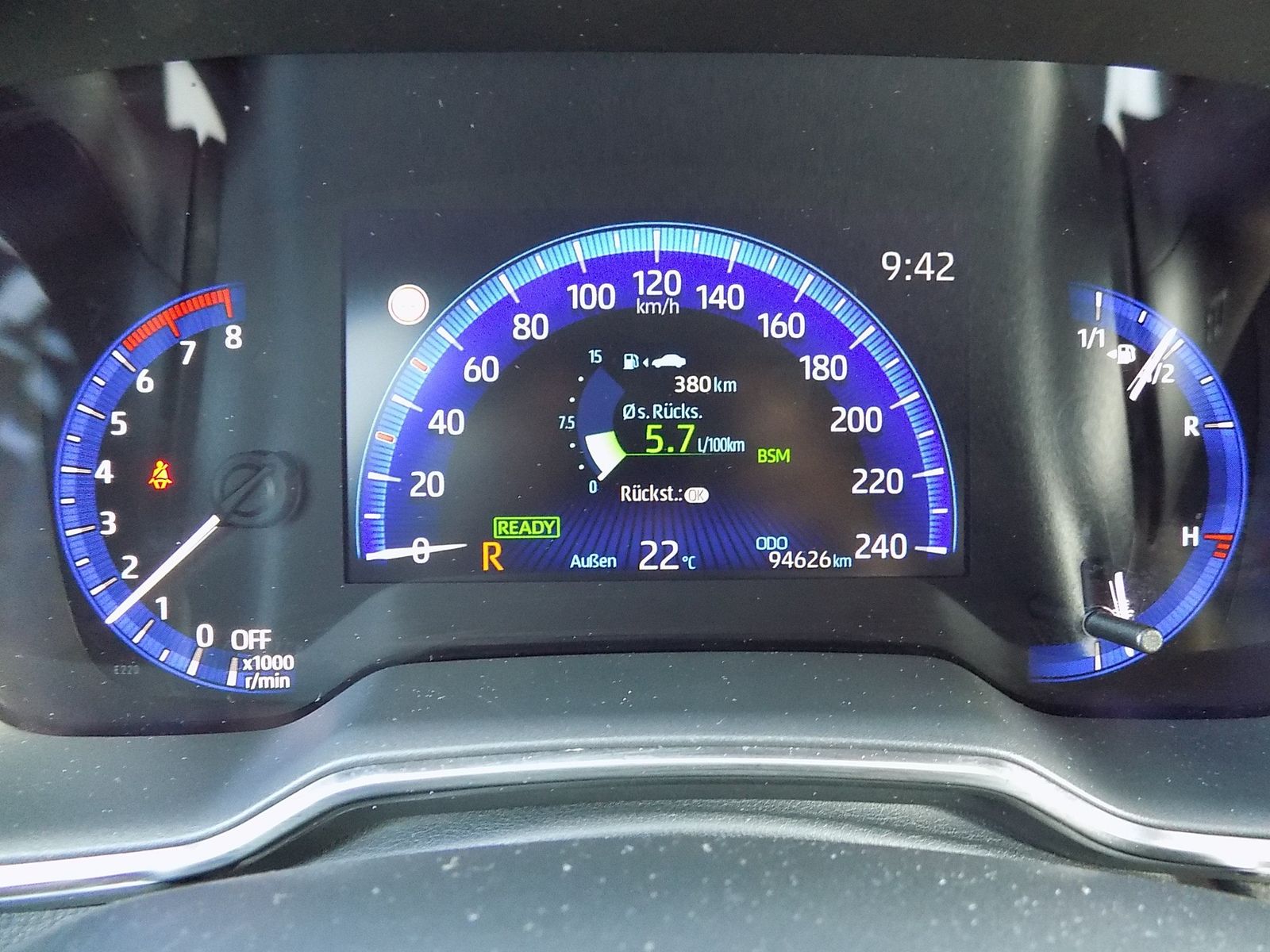 Toyota Corolla Touring Sports 2.0 l Hybrid Team D - Samsaru's Car Outlet