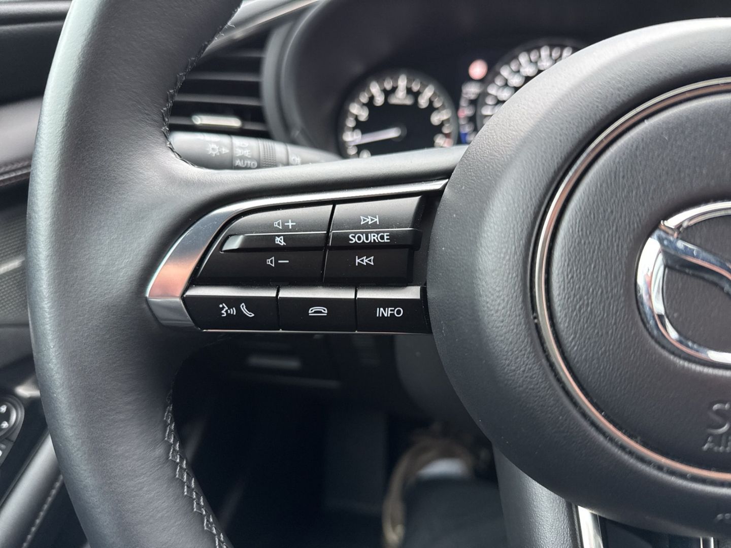 Mazda 3 SKY.-X 186 Exclusive-Line HUD Navi LED ACC App